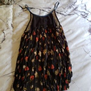 UO Cooperative Pleated Floral Tank